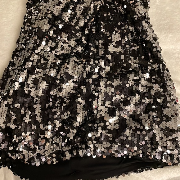 Black/silver sequin dress. - Picture 5 of 6